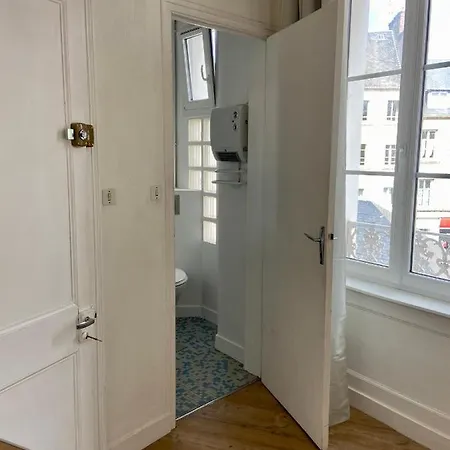 Bro' Flat Au Calme Centre *