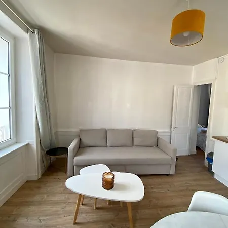 Bro' Flat Au Calme Centre *