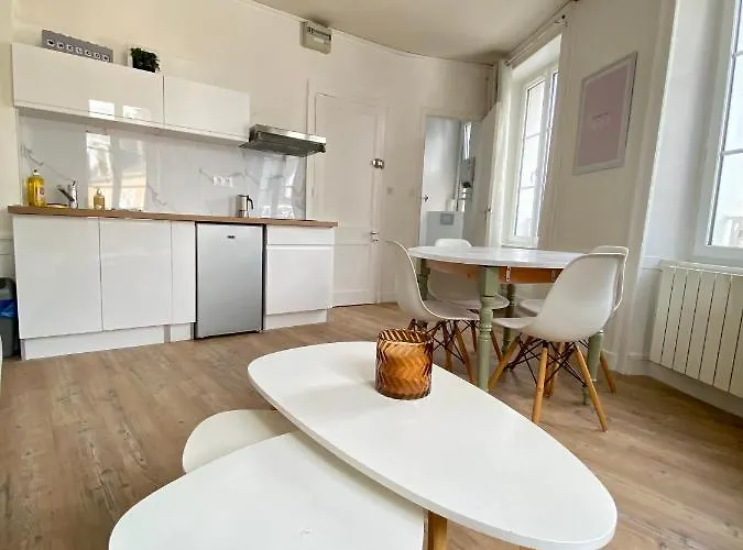 Bro' Flat Au Calme Centre