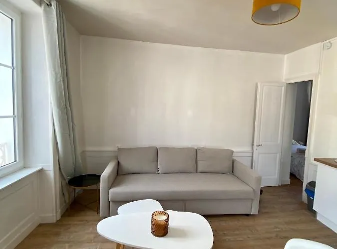 Bro' Flat Au Calme Centre *